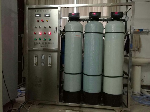 客戶名稱：平果縣人民醫院 產品型號：檢驗科生化分析型超純水機ZYTEST-I-300L